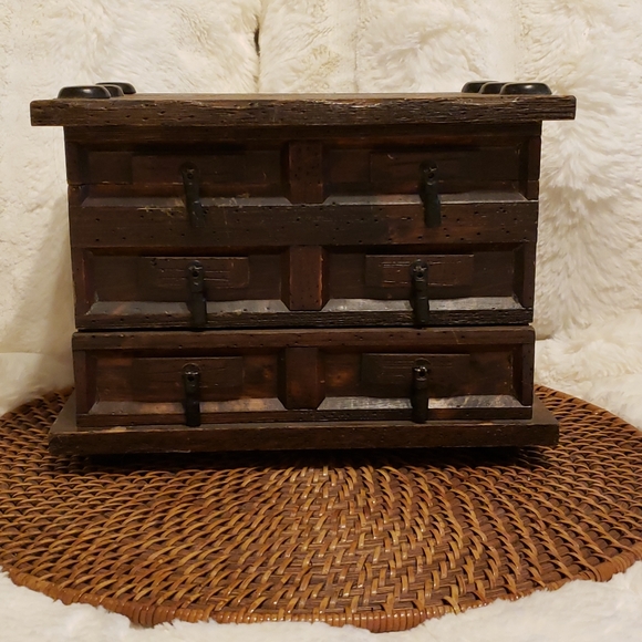 Vintage Crown Jewelry Music Box Walnut Red - Picture 3 of 7